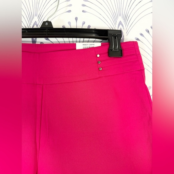 JM| Pink pull on capri Barbie Pink - Picture 2 of 2